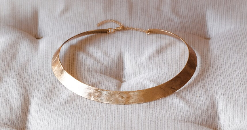 collar chapado en oro